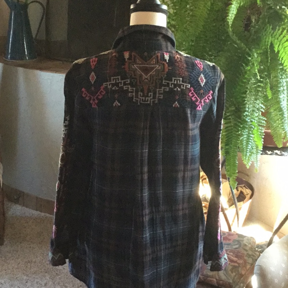 EUC Johnny Was Long Sleeved Top - Picture 5 of 7